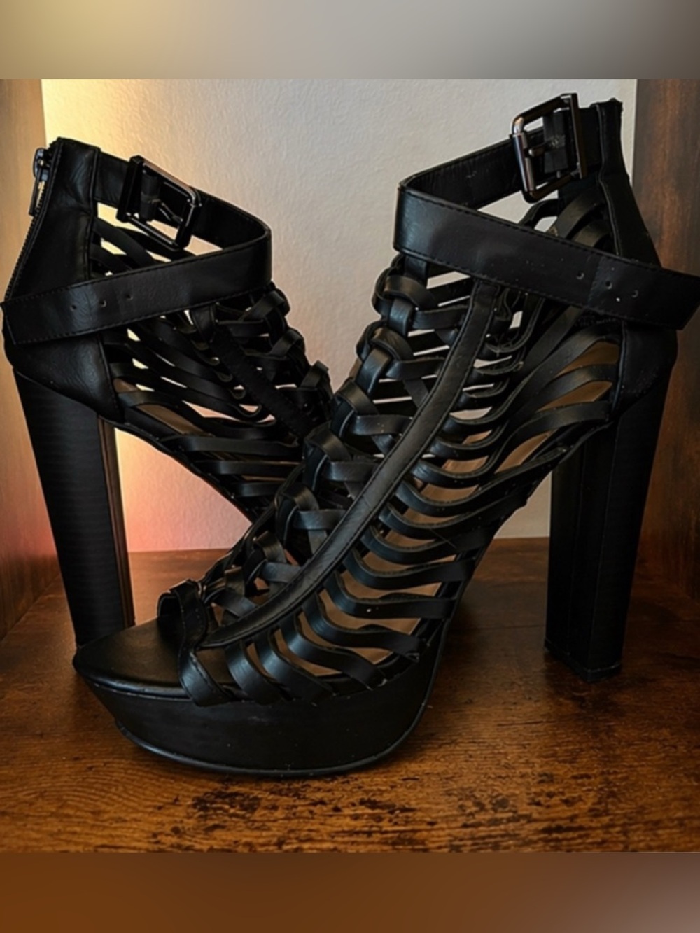 ShoeDazzle Black Caged Platform Sandals Size 9 Block Heel Gladiator Back Zip